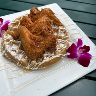 HONEY FRIED CHICKEN & WAFFLES