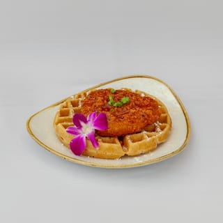 HOT NOT HONEY CHIK'N & WAFFLES