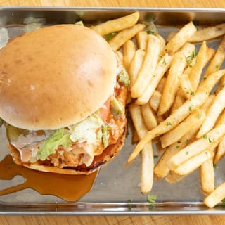 HOT HONEY CHICKEN SANDWICH